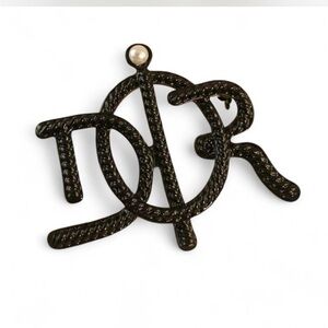 Fashion Jewelry Black Brooch with Pearl Accent